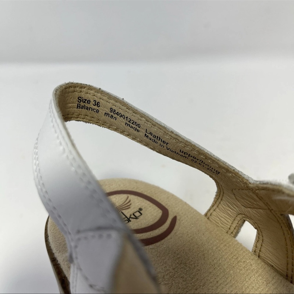Dansko Season White Full Grain Leather Buckle Wedge Sandals Size 36 (5.5-6) EUC - Picture 10 of 11